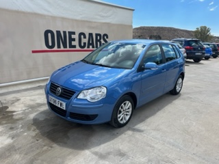 VOLKSWAGEN POLO HIGHLINE