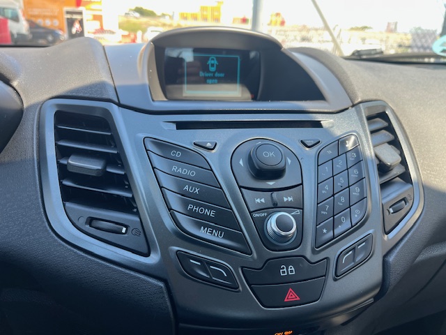 FORD FIESTA 1.2 TREND 5 P