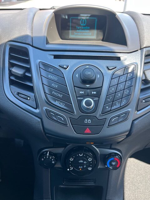 FORD FIESTA 1.2 TREND 5 P