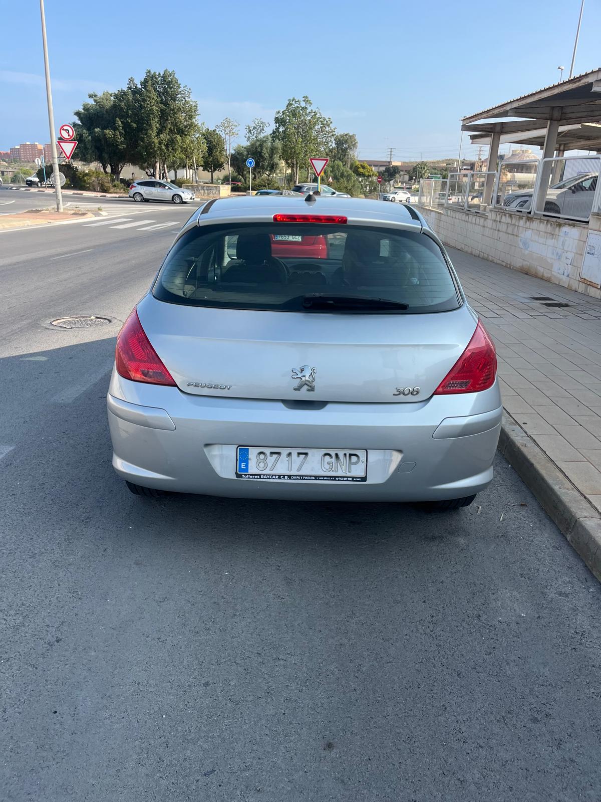 PEUGEOT 308 1.6 HDI SPORT