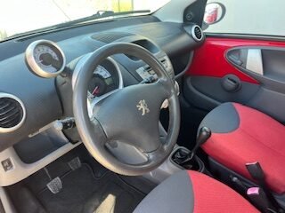 PEUGEOT 107 URBAN MOVE 1.0