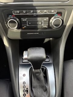 VOLKSWAGEN GOLF 1.6 ADVANCE