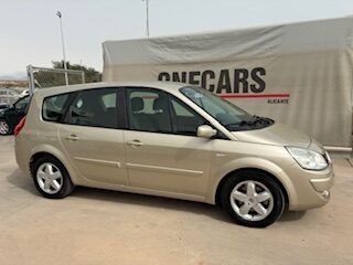 RENAULT GRAN SCENIC 1.6 ADVANCE