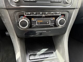 VOLKSWAGEN GOLF 1.6 TDI ADVANCE 105