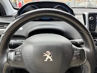 PEUGEOT 2008 E-HDI ALLURE