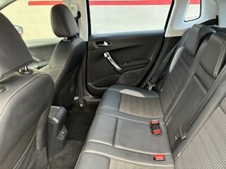 PEUGEOT 2008 E-HDI ALLURE