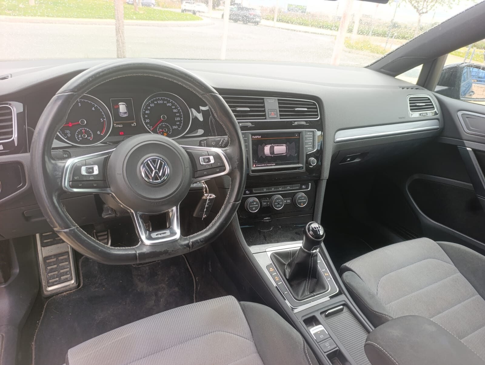 VOLKSWAGEN GOLF 1.6 TDI R LINE