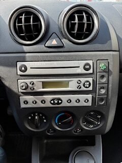 FORD FIESTA GUIA