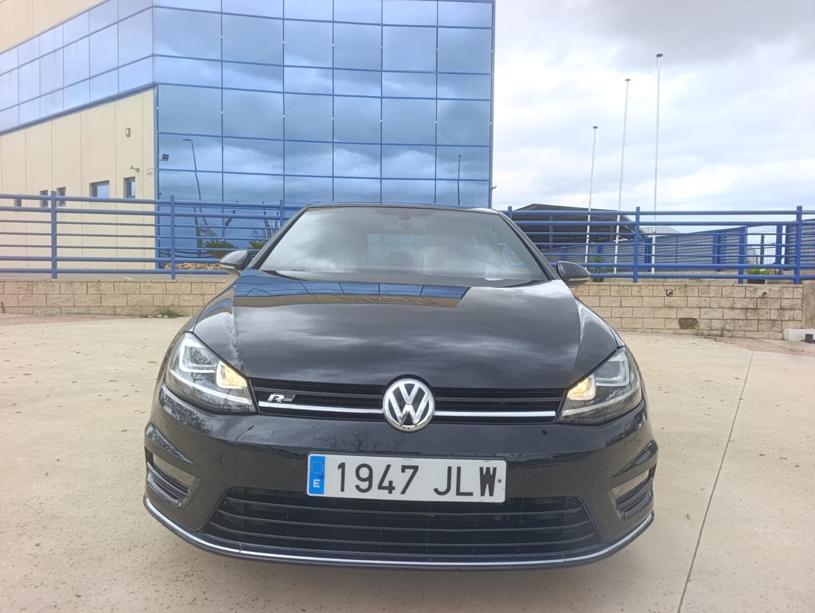 VOLKSWAGEN GOLF 1.6 TDI R LINE