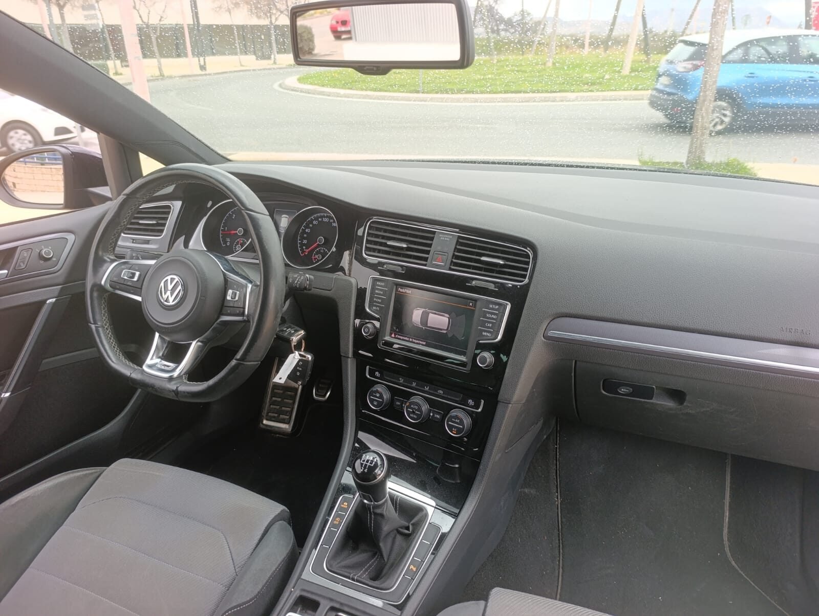 VOLKSWAGEN GOLF 1.6 TDI R LINE