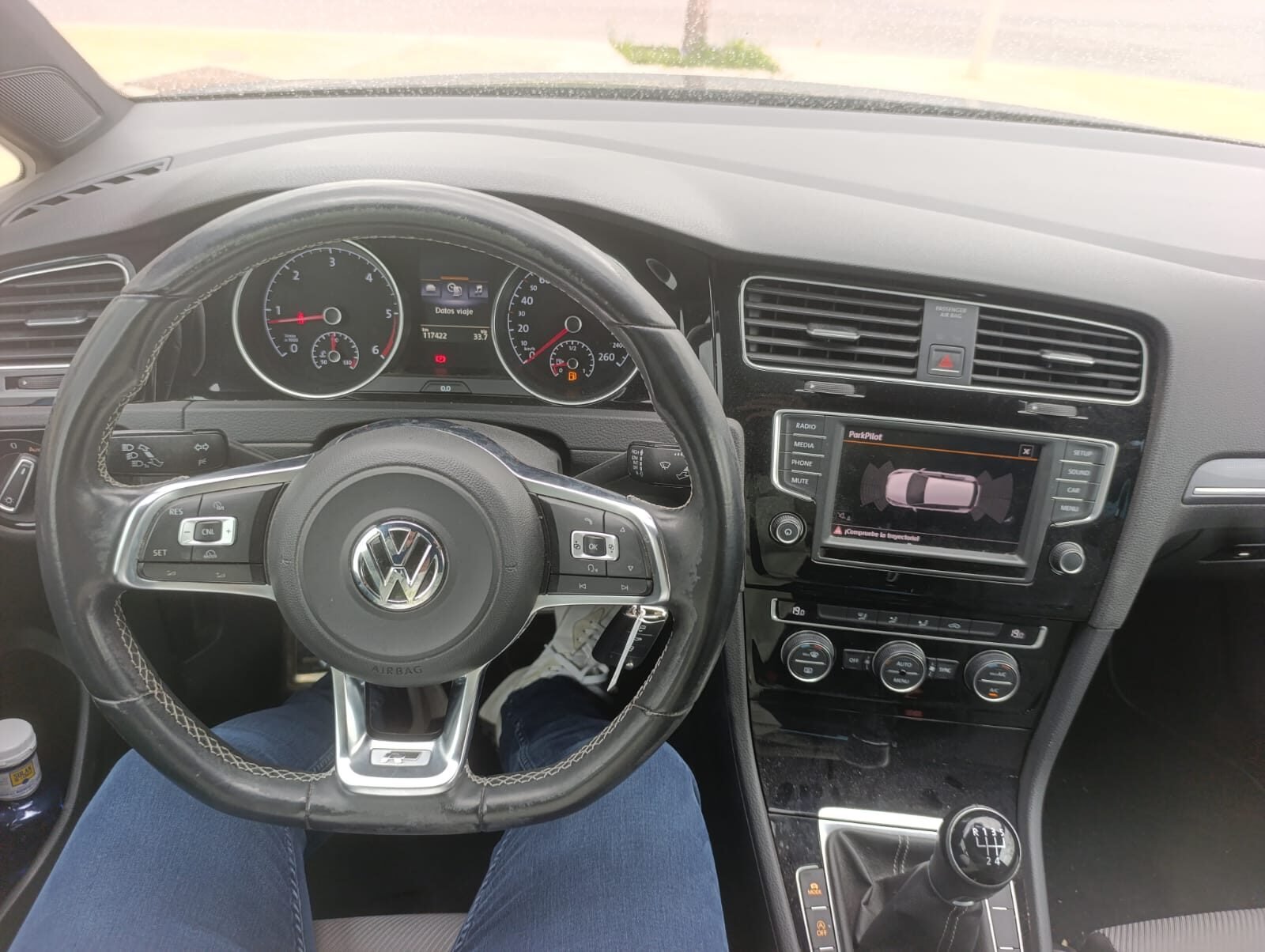 VOLKSWAGEN GOLF 1.6 TDI R LINE